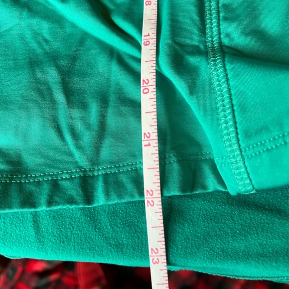 LL Bean active hooded top - Picture 5 of 5